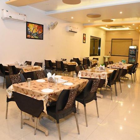 אחמדנגר Hotel Gulmohar Pride מראה חיצוני תמונה