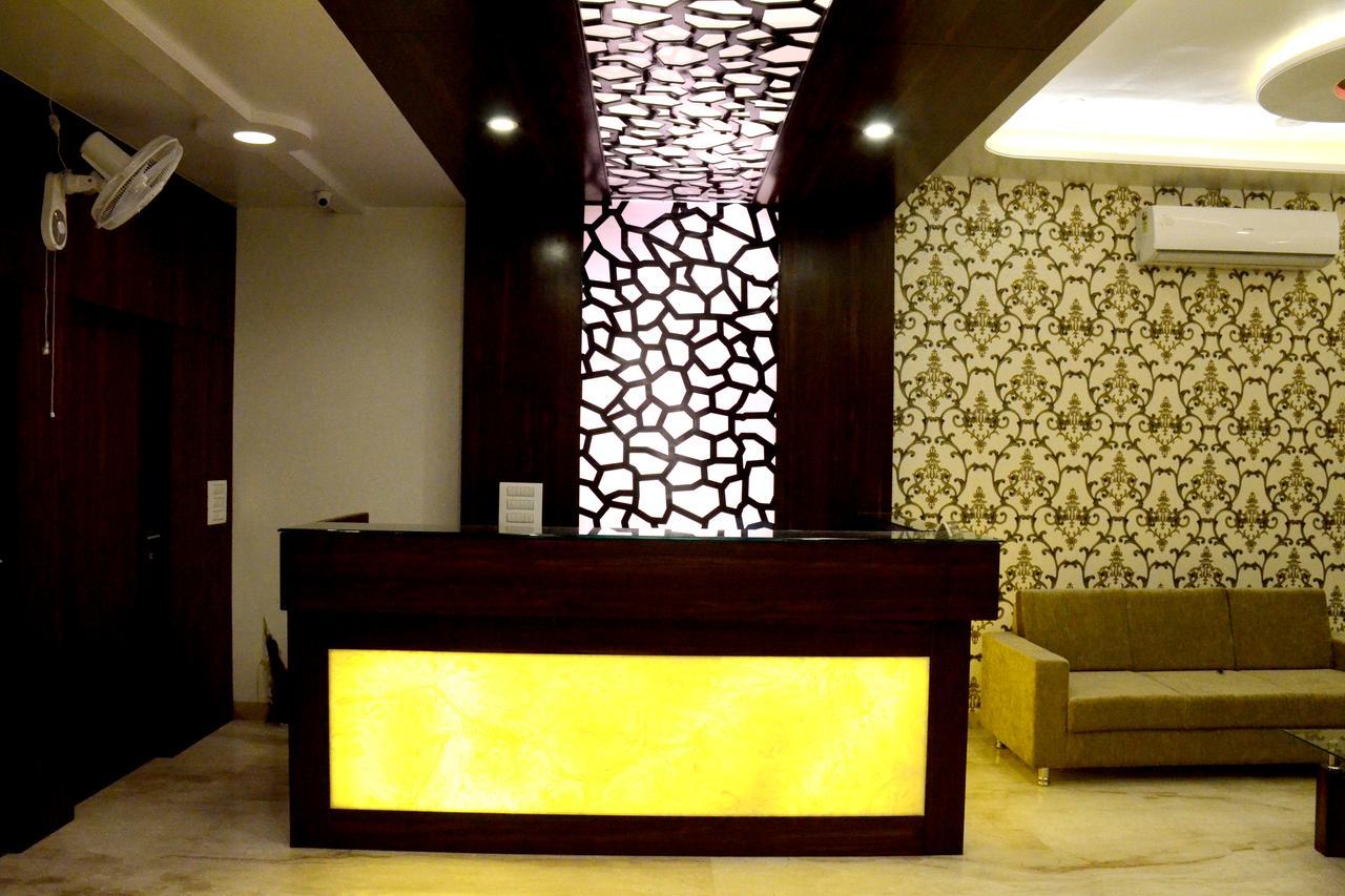 אחמדנגר Hotel Gulmohar Pride מראה חיצוני תמונה