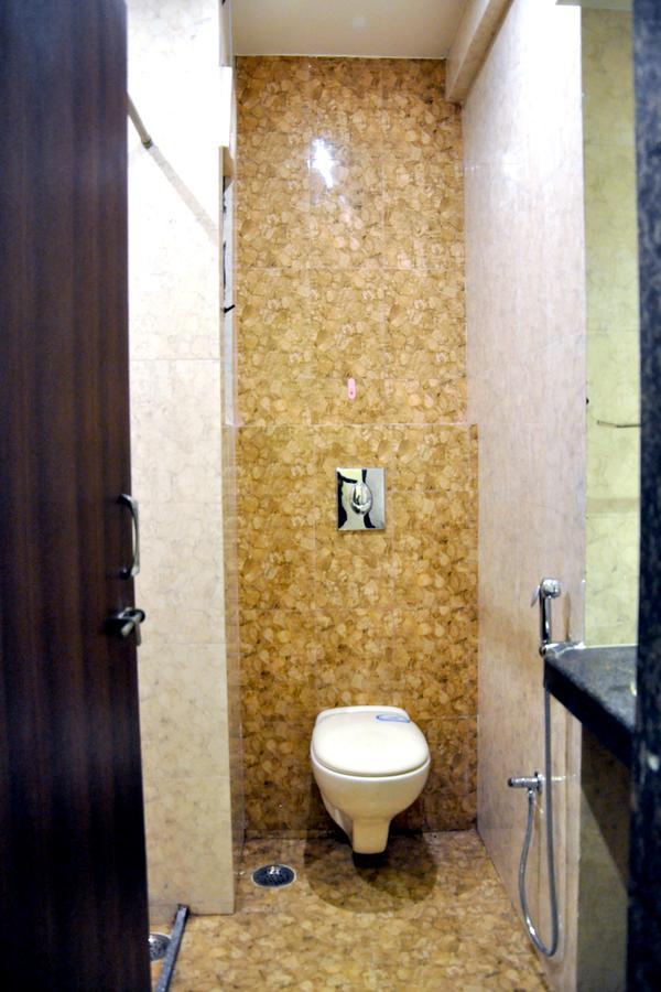 אחמדנגר Hotel Gulmohar Pride מראה חיצוני תמונה