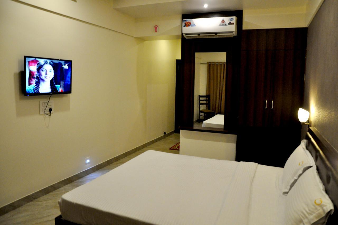 אחמדנגר Hotel Gulmohar Pride מראה חיצוני תמונה