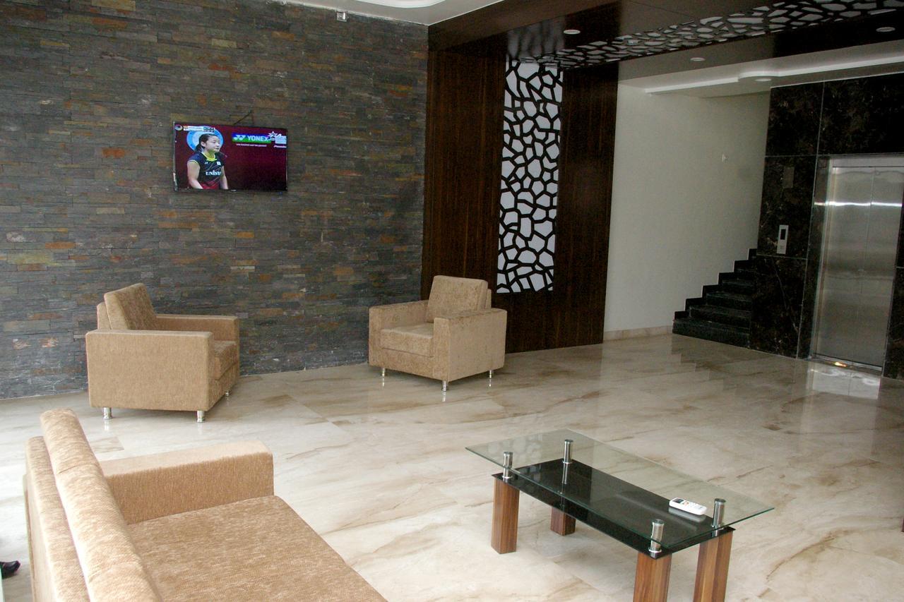 אחמדנגר Hotel Gulmohar Pride מראה חיצוני תמונה