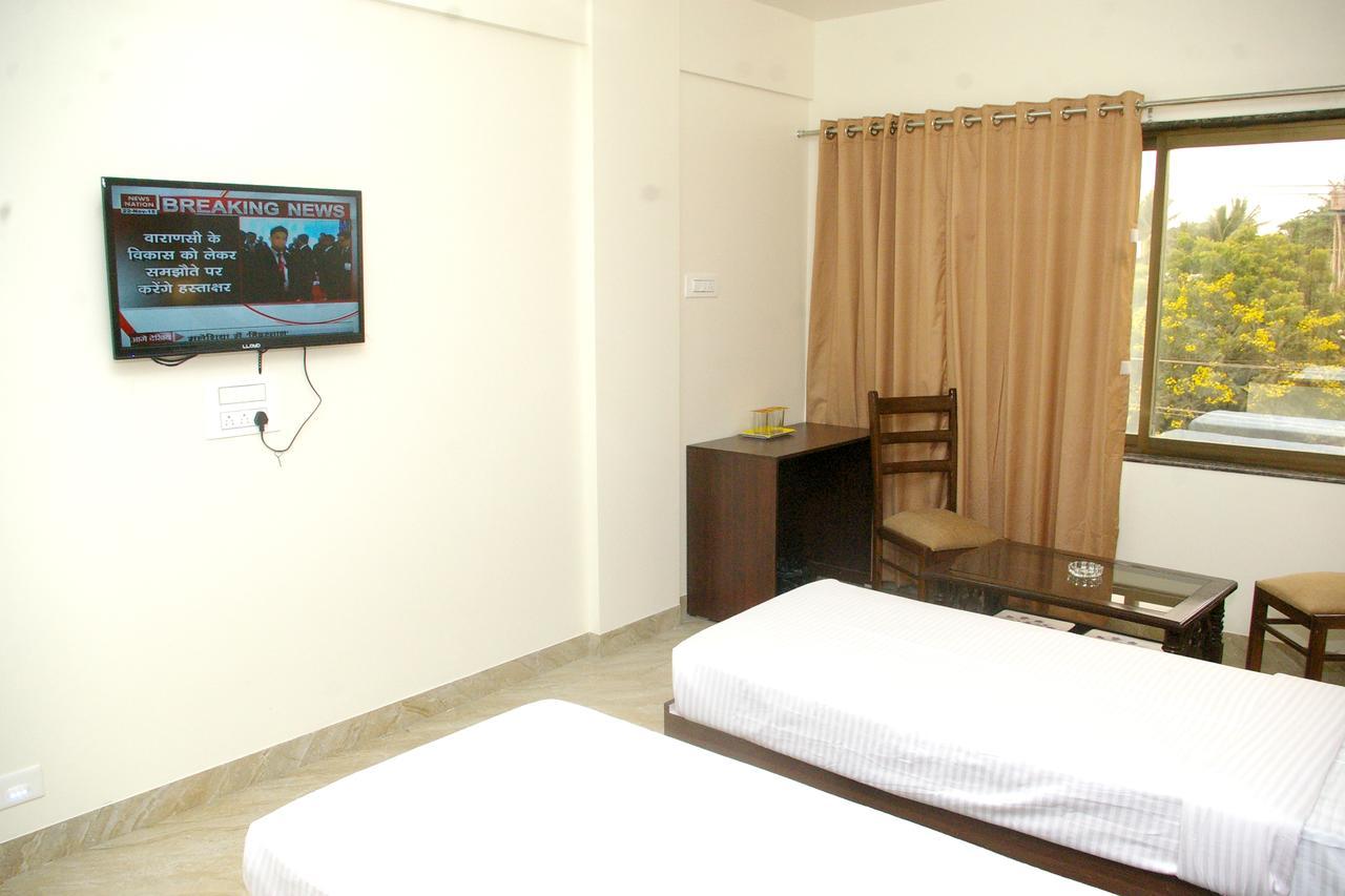 אחמדנגר Hotel Gulmohar Pride מראה חיצוני תמונה