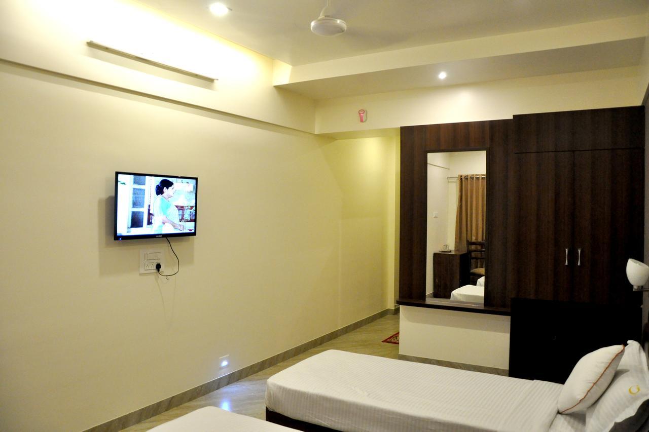 אחמדנגר Hotel Gulmohar Pride מראה חיצוני תמונה