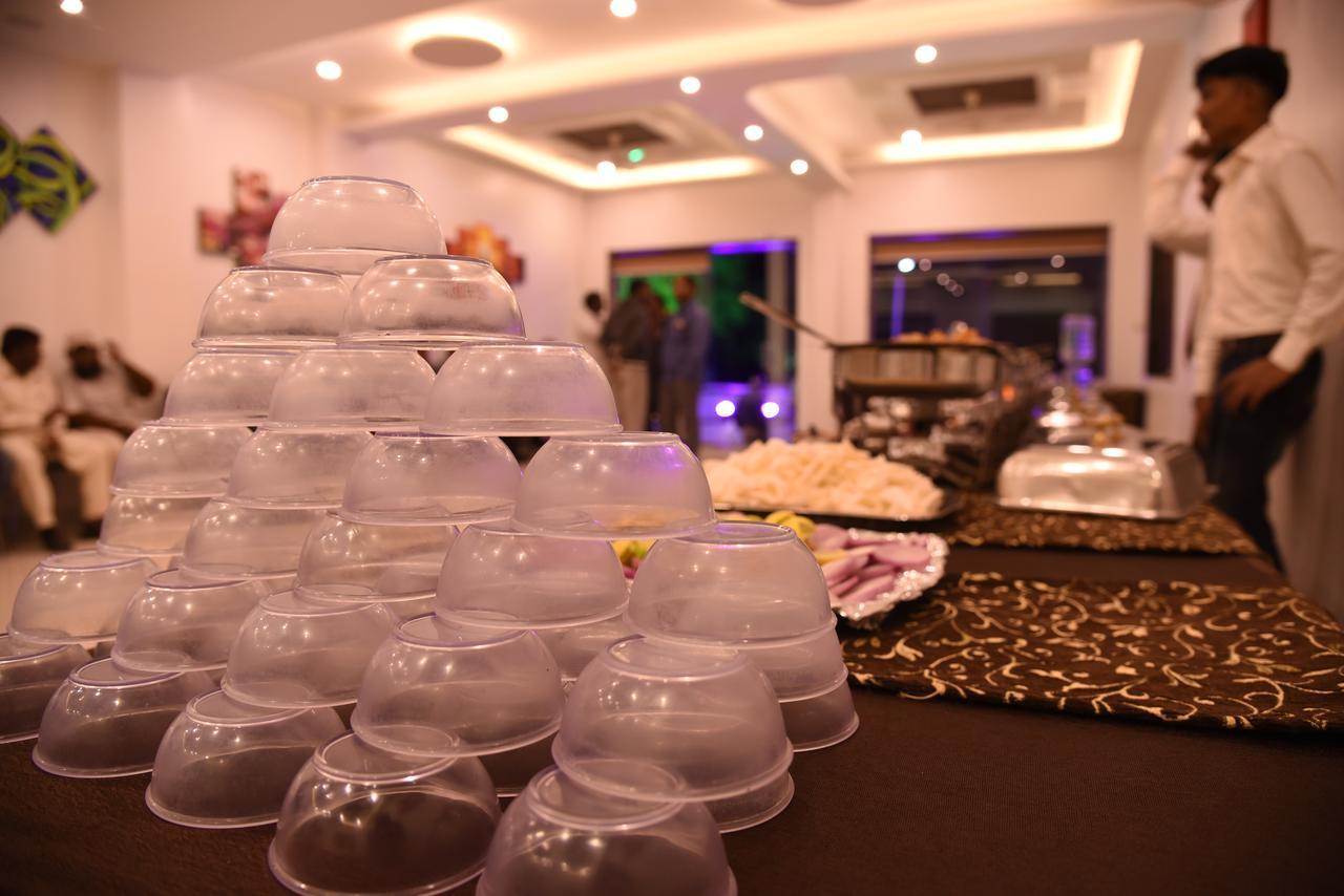 אחמדנגר Hotel Gulmohar Pride מראה חיצוני תמונה