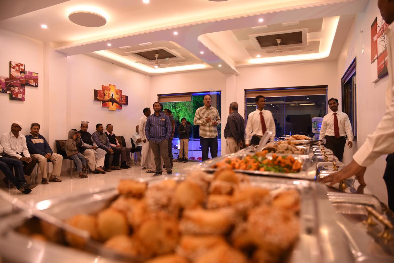 אחמדנגר Hotel Gulmohar Pride מראה חיצוני תמונה